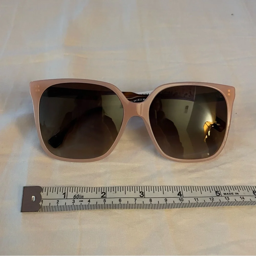Fendi Sunglasses - Picture 8 of 8